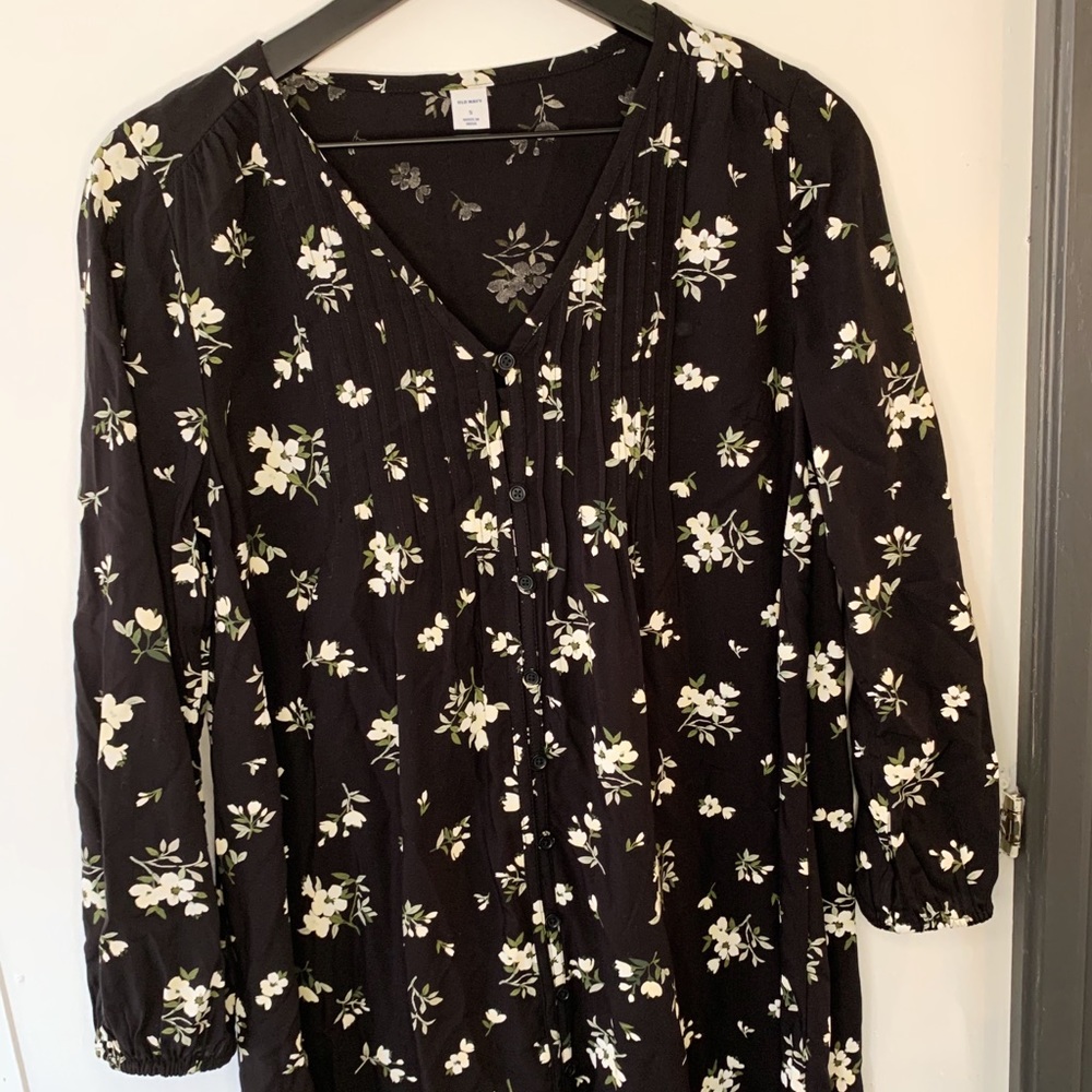 Black and White Long Sleeve Floral Old Navy Dress